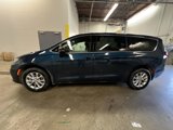 New 2025 Chrysler Pacifica Select image 5