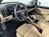 Used 2025 Porsche Cayenne image 4