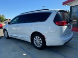 Used 2017 Chrysler Pacifica Touring-L image 3