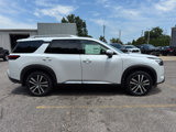 New 2025 Nissan Pathfinder Platinum image 2