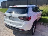 Used 2024 Jeep Compass Latitude image 3