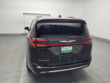 Used 2022 Chrysler Pacifica Touring-L image 6
