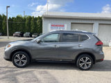 Used 2017 Nissan Rogue SL image 2