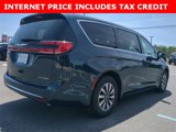 New 2025 Chrysler Pacifica Select image 4