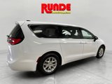Used 2023 Chrysler Pacifica Touring image 5