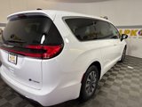 New 2025 Chrysler Pacifica Select image 3
