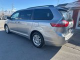 Used 2017 Toyota Sienna XLE image 3