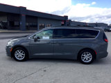 Used 2022 Chrysler Pacifica Touring-L image 2