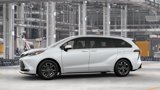 New 2025 Toyota Sienna Platinum image 3