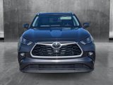 Used 2024 Toyota Highlander XLE image 2