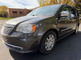 Used 2016 Chrysler Town & Country Touring image 2