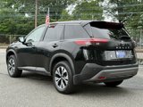 Used 2021 Nissan Rogue SV image 2