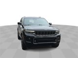 Used 2022 Jeep Grand Cherokee Overland image 2