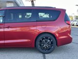 New 2025 Chrysler Pacifica Limited image 4
