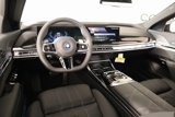 New 2026 BMW 750e xDrive image 2