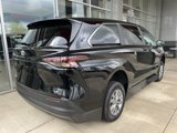 Used 2025 Toyota Sienna LE image 3