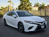 Used 2018 Toyota Camry SE image 2