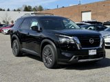 New 2025 Nissan Pathfinder SL w/ SL Premium Package image 2