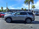 New 2025 Nissan Pathfinder SL w/ SL Premium Package image 2