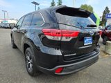 Used 2018 Toyota Highlander LE image 3