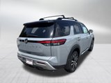 New 2025 Nissan Pathfinder Platinum image 6