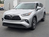 Used 2023 Toyota Highlander XLE image 4