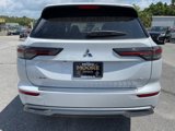 New 2025 Mitsubishi Outlander SE image 5