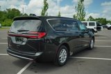 Used 2023 Chrysler Pacifica Touring-L image 5