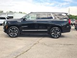 Used 2025 GMC Yukon Elevation image 2
