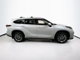 Used 2023 Toyota Highlander Limited image 4
