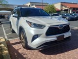 Used 2023 Toyota Highlander Bronze Edition image 3