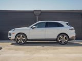 Certified 2025 Porsche Cayenne image 2