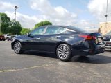 Used 2023 Nissan Altima 2.5 SV w/ SV Premium Package image 4