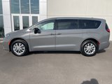 New 2025 Chrysler Pacifica Select image 4