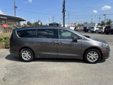 Used 2022 Chrysler Pacifica Touring-L image 4