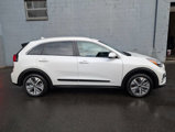 Used 2022 Kia Niro EX Premium image 2