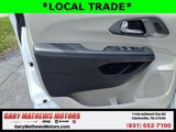 Used 2023 Chrysler Pacifica Touring-L image 4