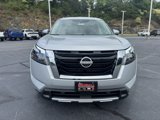 New 2025 Nissan Pathfinder SL image 2