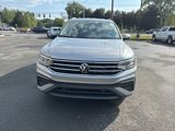 Used 2024 Volkswagen Tiguan SE image 2