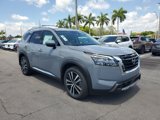 New 2025 Nissan Pathfinder Platinum image 3