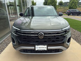 New 2025 Volkswagen Atlas Peak Edition SE image 2