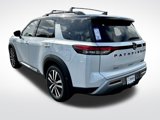 New 2025 Nissan Pathfinder Platinum w/ Black Appearance Package image 4