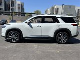 New 2025 Nissan Pathfinder Platinum image 2