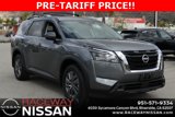 New 2025 Nissan Pathfinder SV image 2