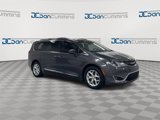 Used 2018 Chrysler Pacifica Touring-L Plus w/ Advanced Safetytec Group image 2