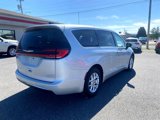 Used 2023 Chrysler Pacifica Touring-L image 5