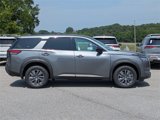 New 2025 Nissan Pathfinder S image 4