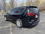 New 2025 Chrysler Pacifica Select image 3