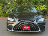 Used 2023 Lexus ES 250 w/ Premium Package image 2