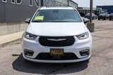 Used 2023 Chrysler Pacifica Limited image 2
